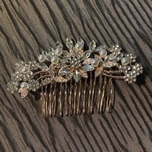 Rhinestone hair accessory